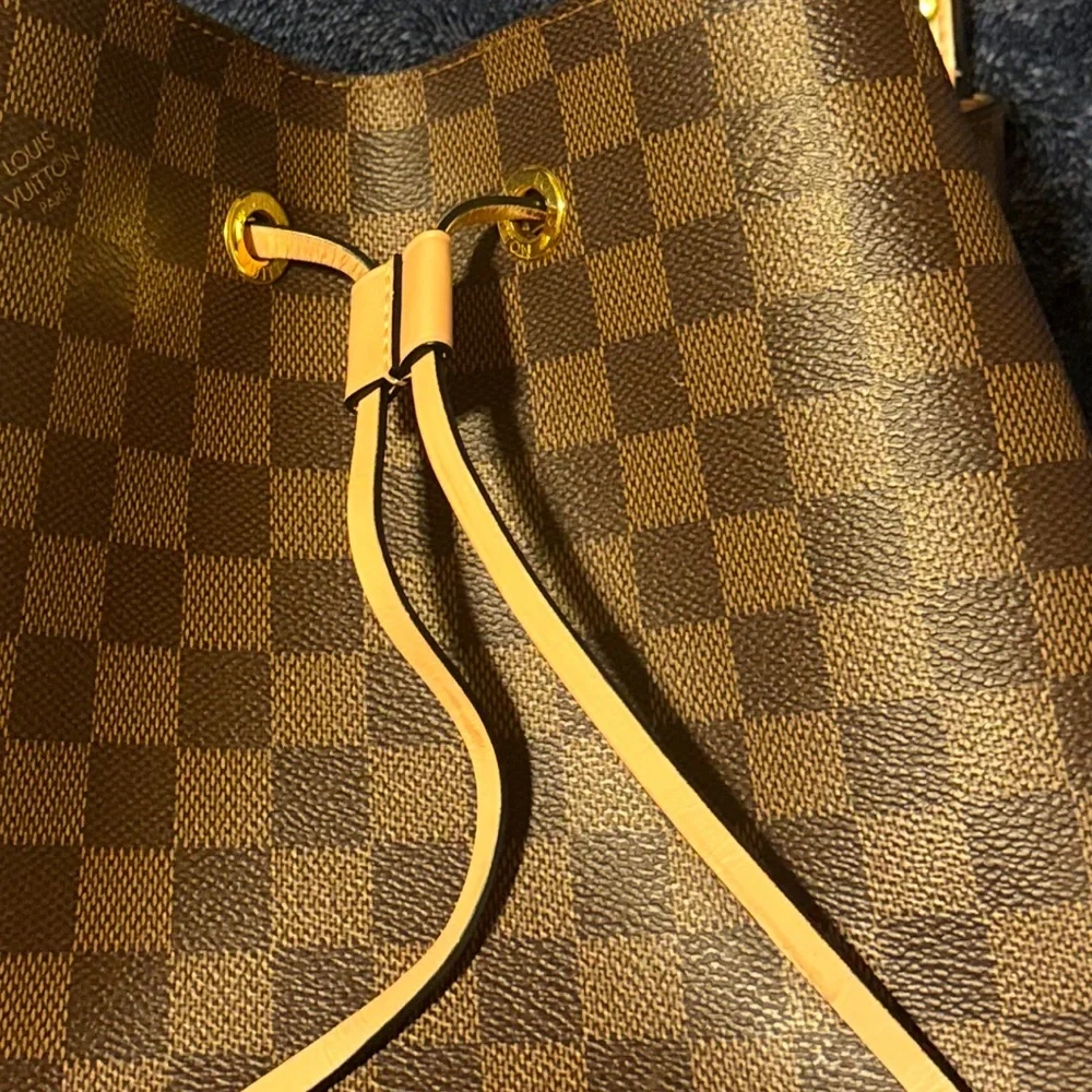 Louis Vuitton NéoNoé MM bucket bag - Pink Damier -Ebene canvas